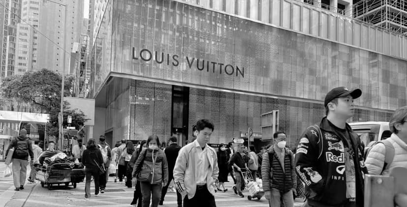 Францын тансаг зэрэглэлийн "Louis Vuitton" брэнд шүүхийн эхний шатанд "Molly Tea" компанийг яллаа