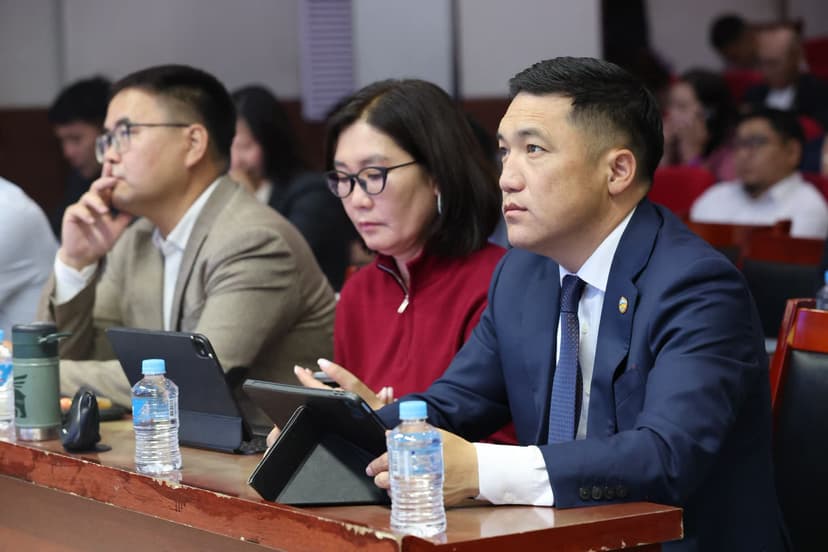 ӨМНӨГОВЬ АЙМАГ: “ОНГИ-ЦАГААН БУРГАСТАЙ” ТӨСЛИЙН ТЕХНИК, ЭДИЙН ЗАСГИЙН ҮНДЭСЛЭЛИЙН ТАНИЛЦУУЛГА, УУЛЗАЛТ ХЭЛЭЛЦҮҮЛЭГ ЗОХИОН БАЙГУУЛАГДЛАА